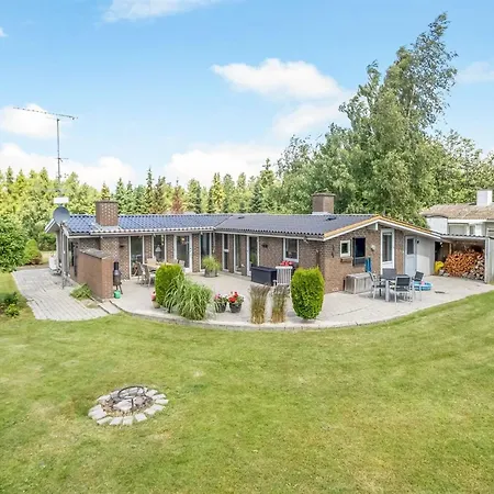 Sessa - 800m From The Sea By Interhome * Bøtø By